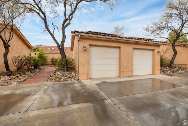 Garage with fence | Image 39