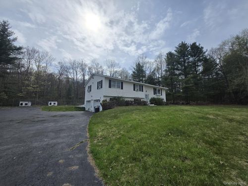 99 Pleasant Valley Rd, South Fallsburg, NY, 12779-5505 | Card Image