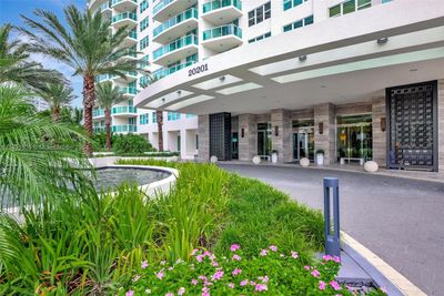 1903 - 20201 E Country Cub Dr., Condo with 3 bedrooms, 4 bathrooms and null parking in Aventura FL | Image 2