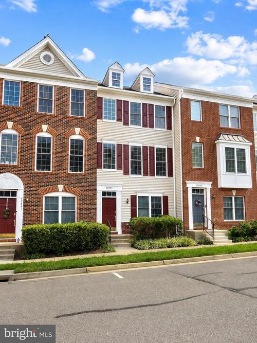 42845 Sykes Ter, Chantilly, VA, 20152-6667 | Card Image