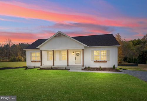 111 Fairway Dr, Louisa, VA, 23093-6526 | Card Image