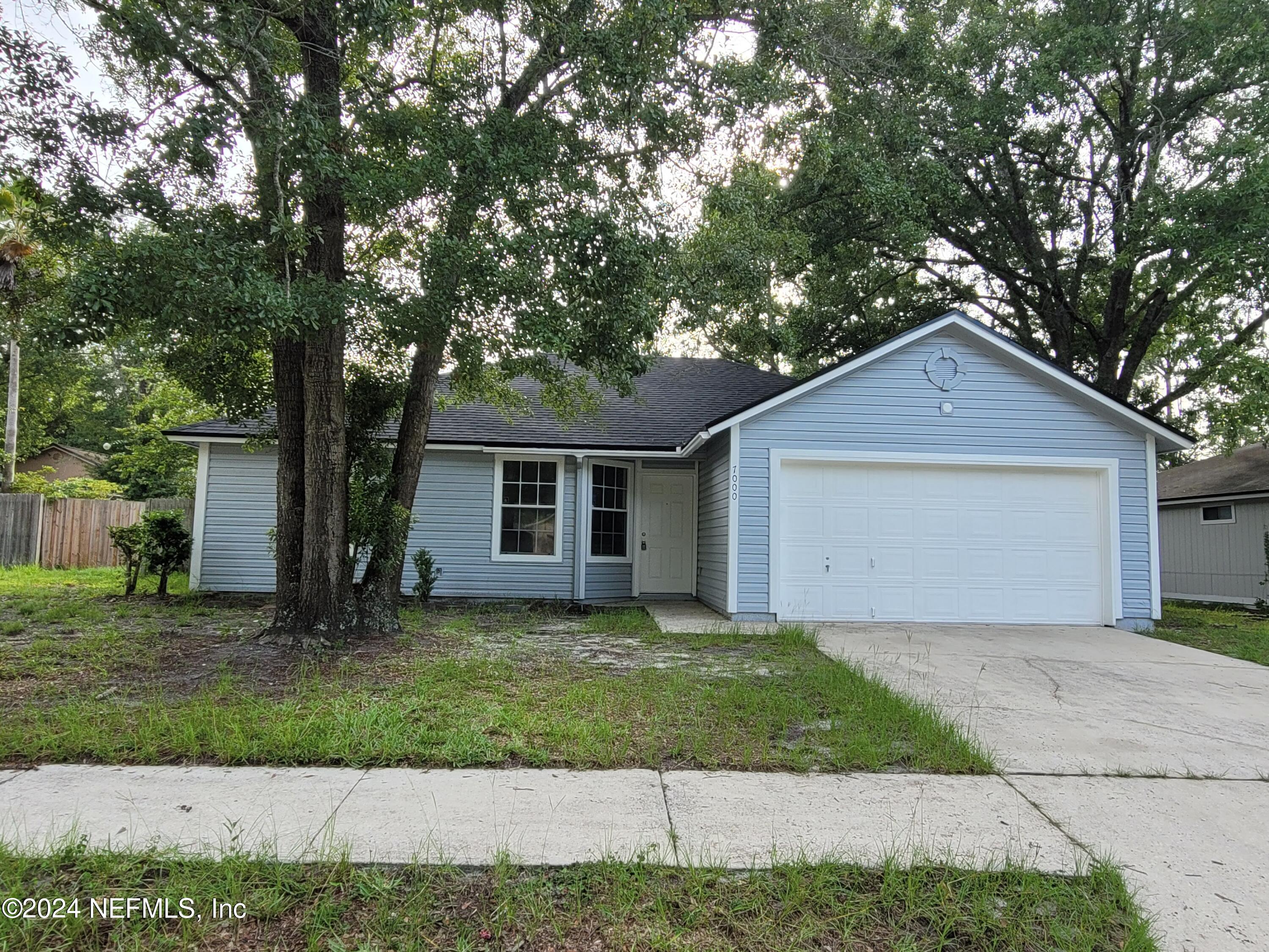 Huntington Woods Cir, Jacksonville, FL 32244