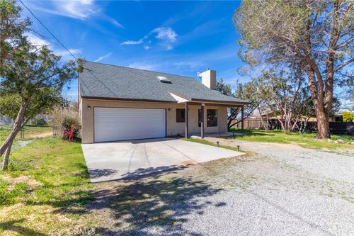 8878 Sabina, Hesperia, CA, 92345 | Card Image