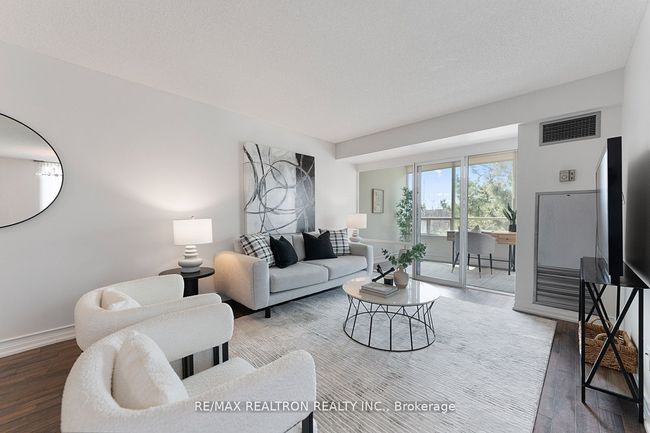 307 - 110 Promenade Cir, Condo with 2 bedrooms, 2 bathrooms and null parking in Vaughan ON | Image 15