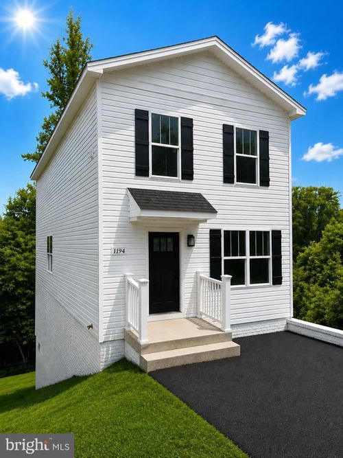 1194 Holly St, FREDERICKSBURG, VA, 22405-2701 | Card Image