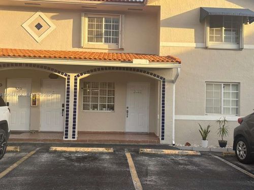 5202-10101 W Okeechobee Rd, Hialeah Gardens, FL, 33016-3111 | Card Image