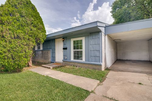 826 Beverly Dr, Garland, TX, 75040-8104 | Card Image