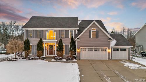 32 Falconcrest Ln, Orchard Park, NY, 14127-1672 | Card Image