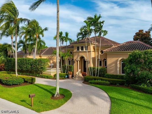 550 21st Ave S, NAPLES, FL, 34102-7600 | Card Image