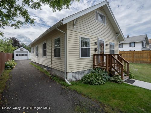 7 Knickerbocker Ave, Hudson, NY, 12534-2716 | Card Image