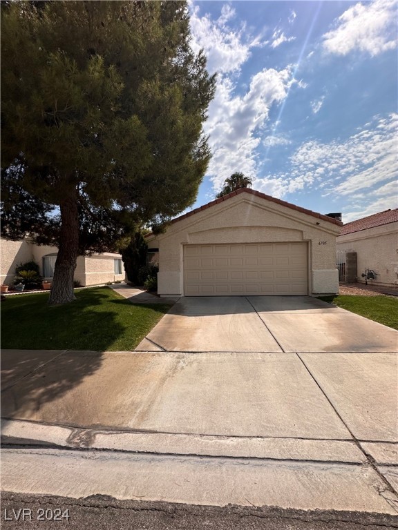 Silvery Ave, Las Vegas, NV 89108
