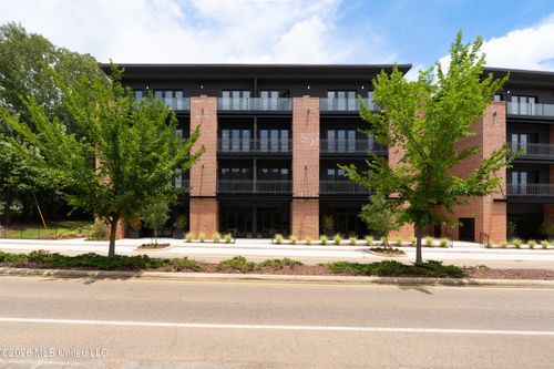 402-403 Russell St, Starkville, MS, 39759-3372 | Card Image