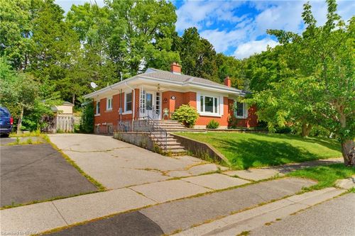 36 Slater St, Brantford, ON, N3T4N9 | Card Image