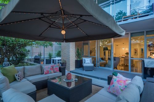 213-221 Union St, Vancouver, BC, V6A0B4 | Card Image