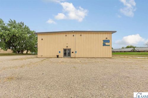 100 D Street, Mankato, MN, 56001 | Card Image