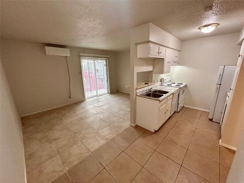 304-901 E 40th Street, Austin, TX, 78751 | Card Image