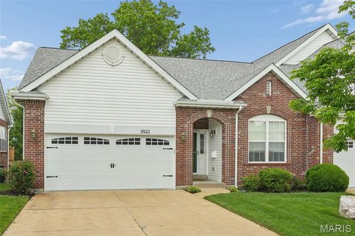 8923 Hilltop Manor Dr, Saint Louis, MO, 63132-2426 | Card Image