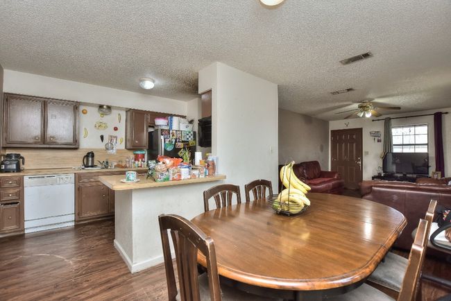 Dining Area & Kitchen | Image 8