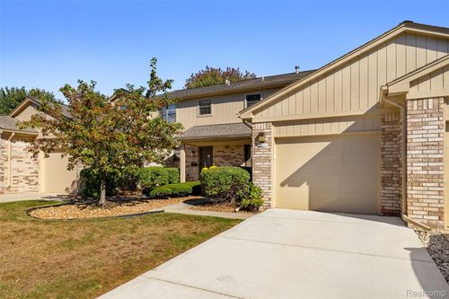 41600 Janet Dr, Clinton Twp, MI, 48038-2057 | Card Image