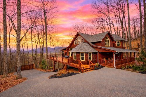 217 Walnut Rdg, Ellijay, GA, 30536-9209 | Card Image