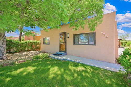 1307 Camino Sierra Vis, Santa Fe, NM, 87505-1006 | Card Image