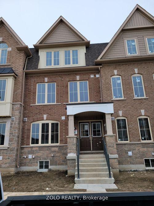 28 Remembrance Rd, Brampton, ON, L7A4Y8 | Card Image