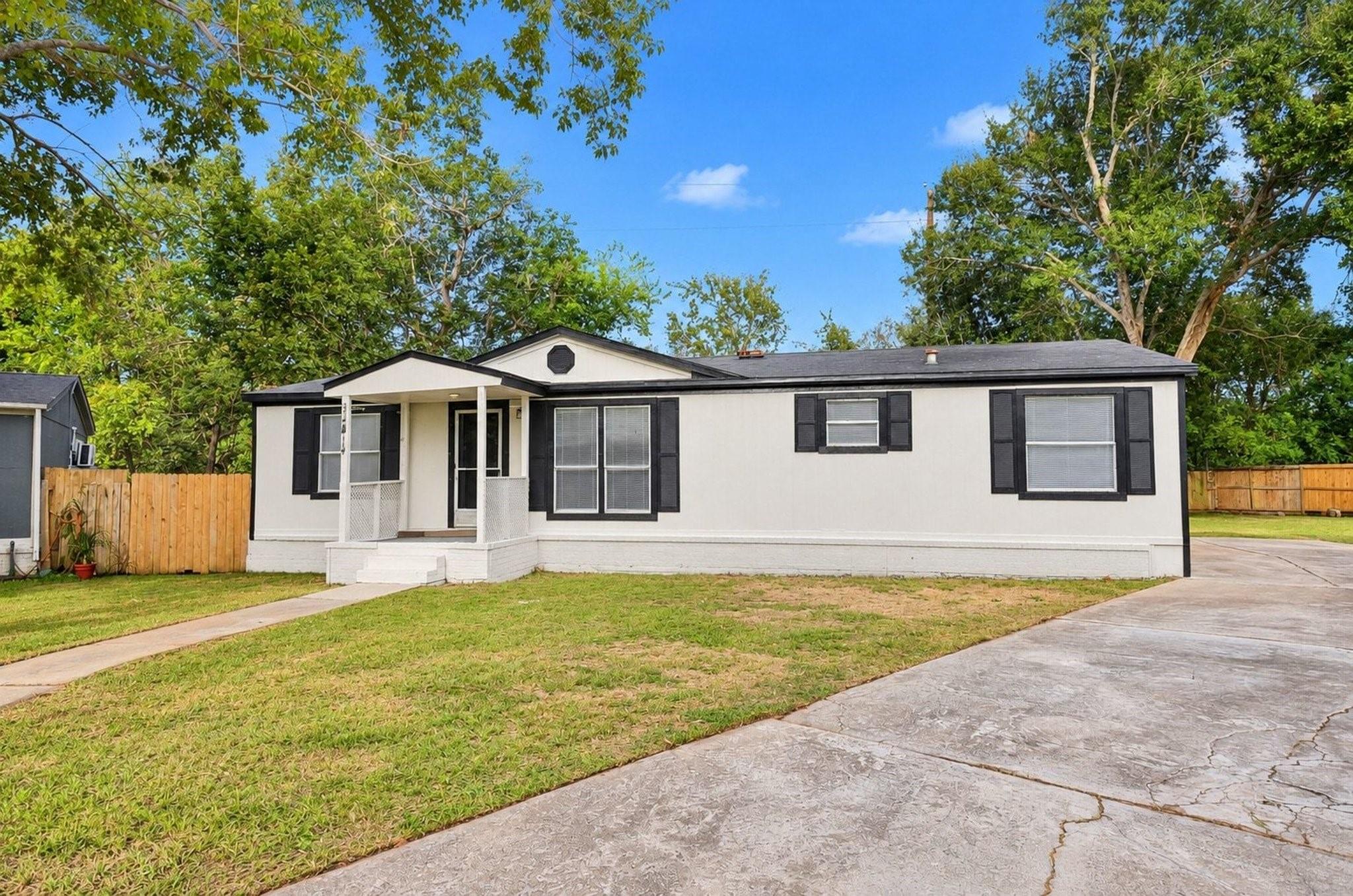 Residential Lease in Brookshire 3