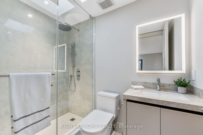 37 Kenilworth Ave, House other with 4 bedrooms, 6 bathrooms and 1 parking in Toronto ON | Image 45