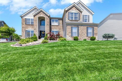 7107 Whisper Creek Dr, Wentzville, MO, 63385-6827 | Card Image