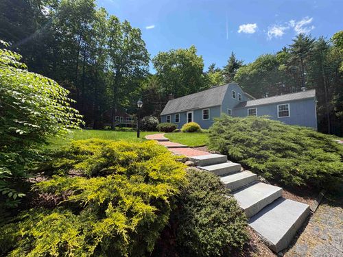 22 Deerwood Dr, Amherst, NH, 03031-2011 | Card Image
