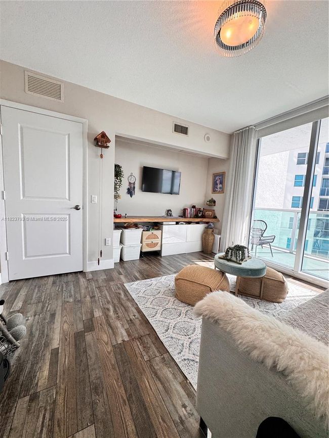 APT-908S - 2681 N Flamingo Rd, Condo with 3 bedrooms, 3 bathrooms and null parking in Sunrise FL | Image 37