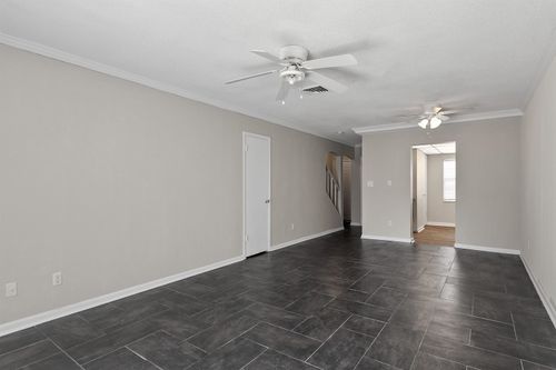apt-135-2325 W Pensacola St, TALLAHASSEE, FL, 32304-3060 | Card Image
