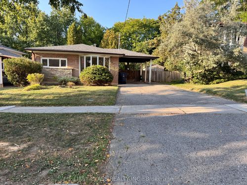 16 Trailside Dr, North York, ON, M2J2C9 | Card Image