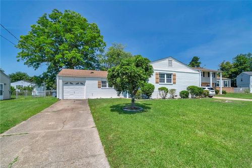 3 Maume Cir, Hampton, VA, 23666-1716 | Card Image