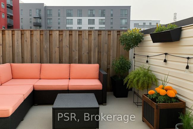 712 - 10 Laidlaw St, Condo with 3 bedrooms, 2 bathrooms and 1 parking in Toronto ON | Image 29