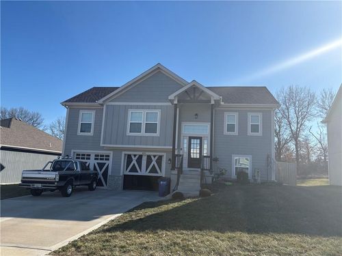 409 Lilly Lane, Liberty, MO, 64068 | Card Image