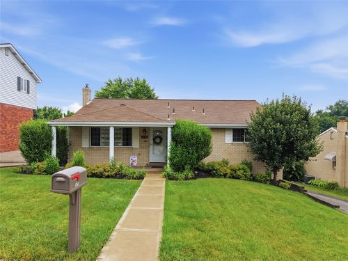 1710 Gina Dr, West Mifflin, PA, 15122-3115 | Card Image