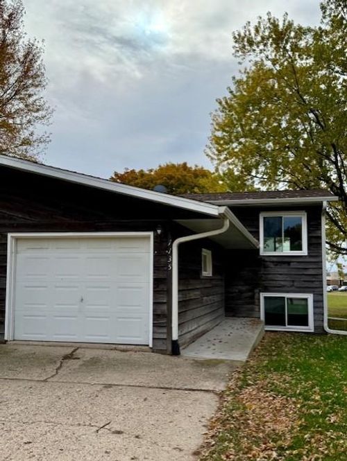 1135 20th St, Windom, MN, 56101-1138 | Card Image