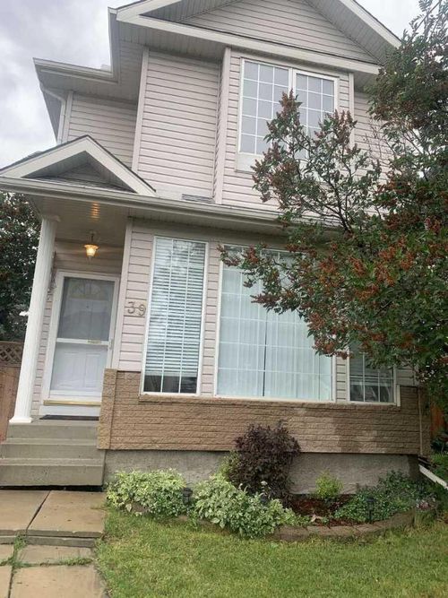 39 Anaheim Court Ne, Calgary, AB, T1Y7B4 | Card Image