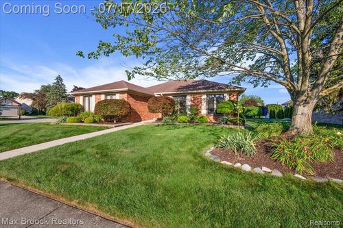 43909 Welland Dr, Clinton Twp, MI, 48038-5505 | Card Image