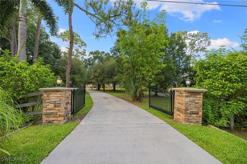5141 Palmetto Woods Dr, Naples, FL, 34119-2815 | Card Image