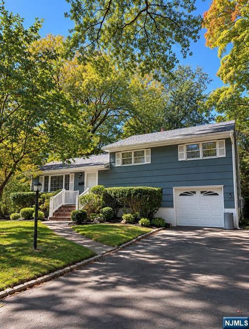 31 Arbor Dr, Ho Ho Kus, NJ, 07423-1605 | Card Image