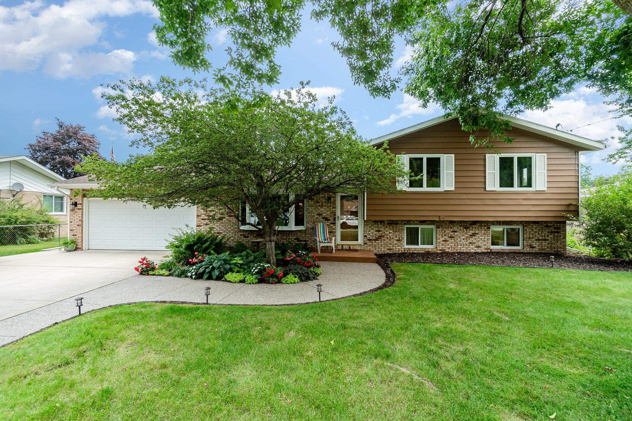 Riverview Dr, Bay City, MI 48706