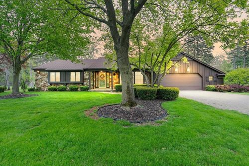 2338 Meadowdown Street, Owosso Charter Township, MI, 48867 | Card Image