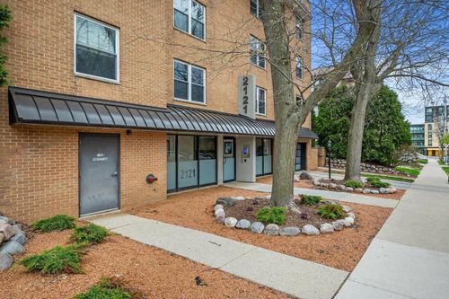 314-2121 N Cambridge Avenue, Milwaukee, WI, 53202 | Card Image