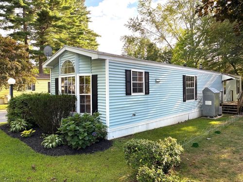 8A Lisa Cir, Merrimac, MA, 01860 | Card Image