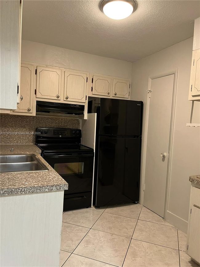 APT-107 - 1521 Nw 43 Rd Ave, Condo with 2 bedrooms, 2 bathrooms and null parking in Lauderhill FL | Image 4