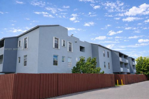 apt-d212-1755 W 60th St, Hialeah, FL, 33012-6829 | Card Image