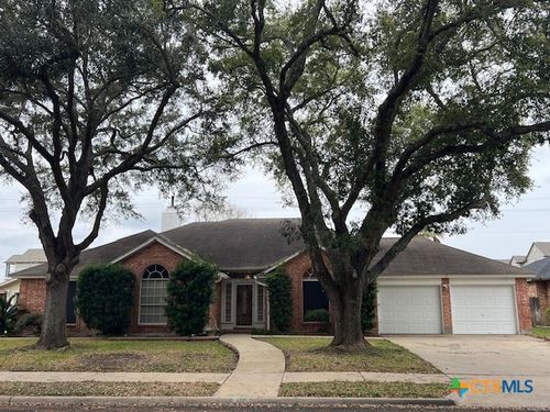 204 Windy Way Drive, Victoria, TX, 77904 | Card Image