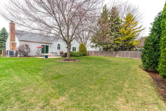2021 Liberty Ln, House other with 3 bedrooms, 2 bathrooms and 2 parking in Gurnee IL | Image 24